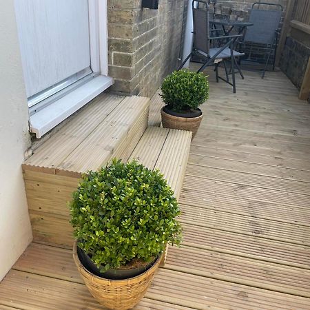 Stylish 1 Bedroom Flat In Heart Of Cowes 考斯 外观 照片