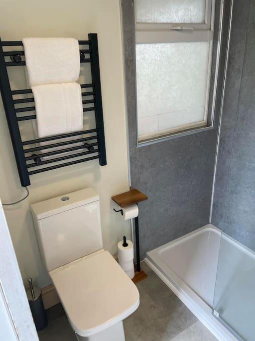 Stylish 1 Bedroom Flat In Heart Of Cowes 考斯 外观 照片